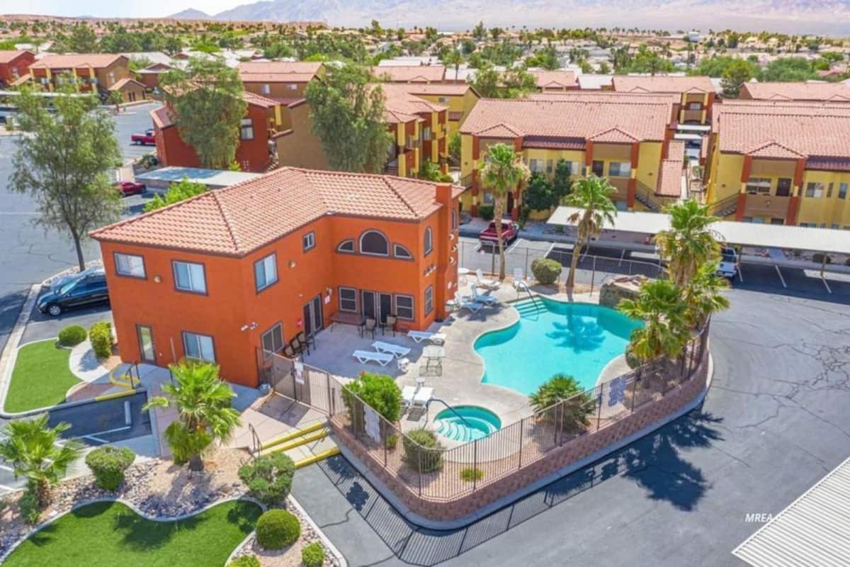 Hawk Ridge Two Bedroom By Cool Apartment